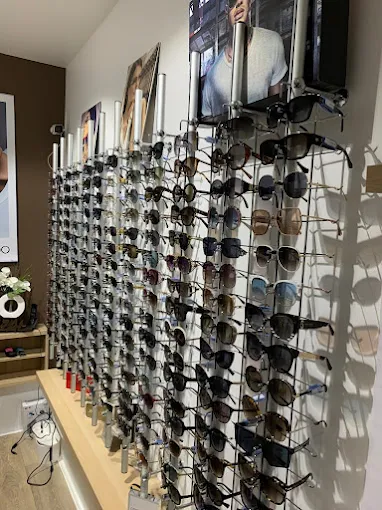 Mur de lunettes solaires